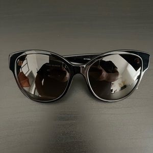 Authentic Tory Burch sunnies